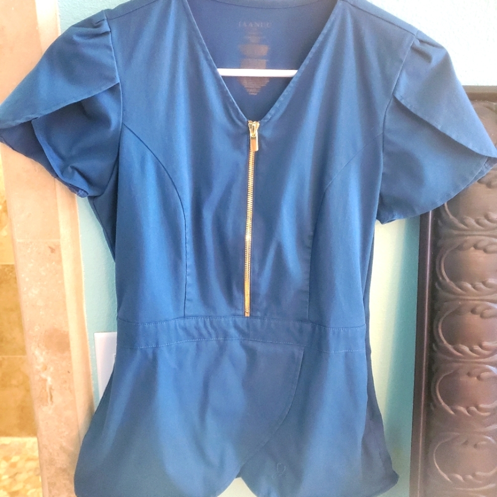 JAANUU Scrub top XS